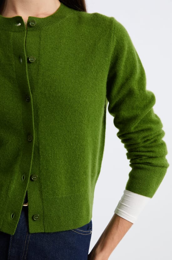 Pull cardigan avec boutons en cachemire;${refinementColor}
