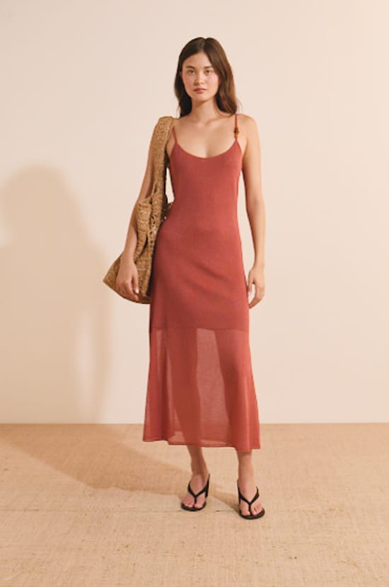 Robe longue &agrave; bretelles;${refinementColor}