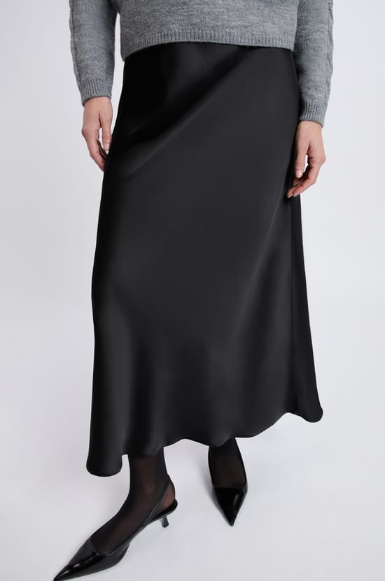 Jupe a pois;${refinementColor}