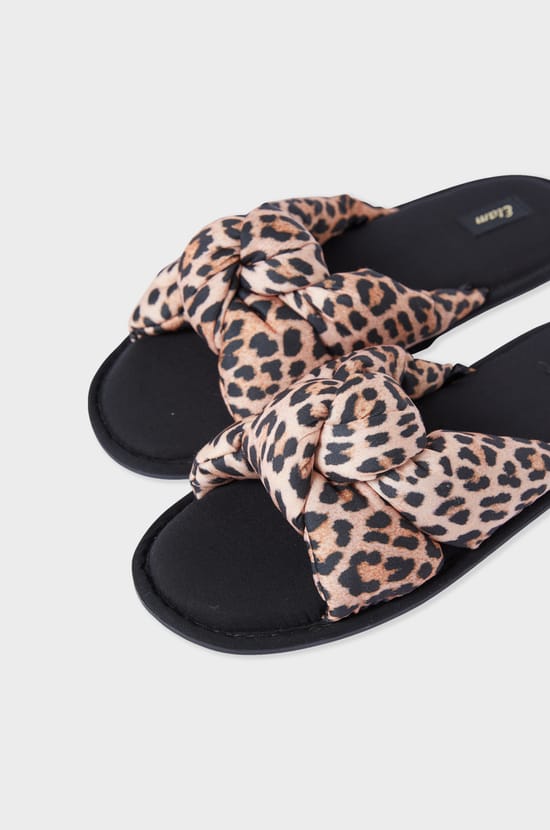 Pantuflas abiertas de leopardo;${refinementColor}