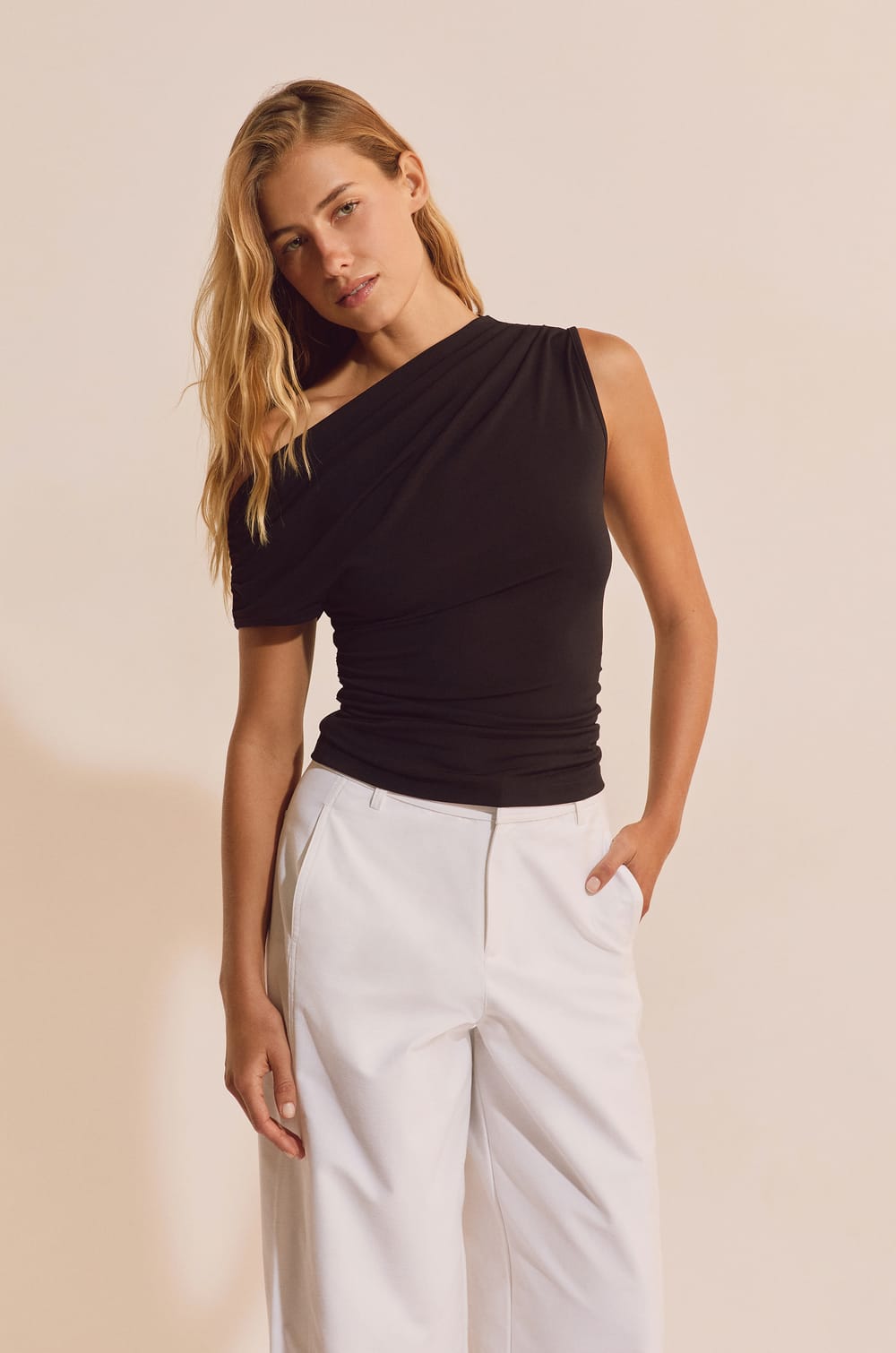 T-shirt avec col bateau;${refinementColor}