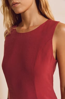 Robe longue sans manches;${refinementColor}