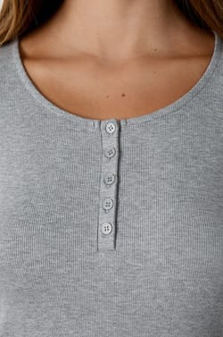 Long-sleeved T-shirt with buttons;${refinementColor}