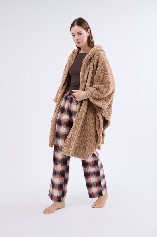 Poncho à manches 3/4;${refinementColor}