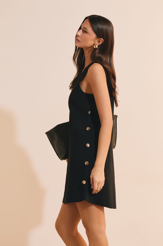 Robe courte avec bouton dor&eacute; sur le c&ocirc;t&eacute;;${refinementColor}