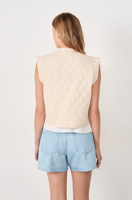 Sleeveless quilted cotton jacket;${refinementColor}
