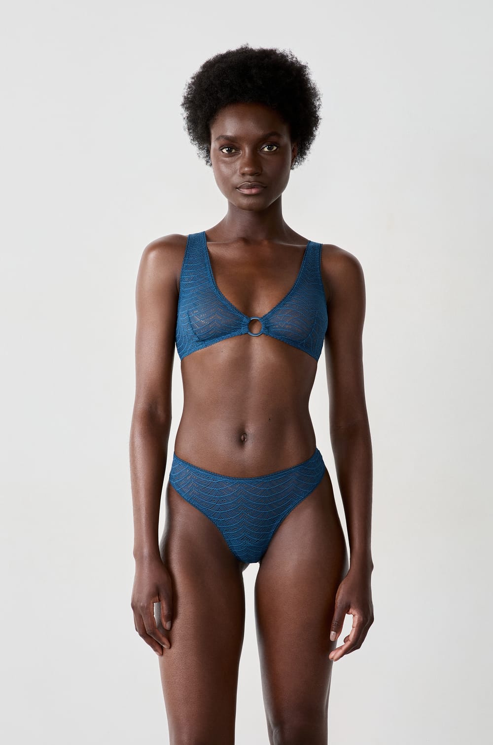 Brassière en dentelle;${refinementColor}