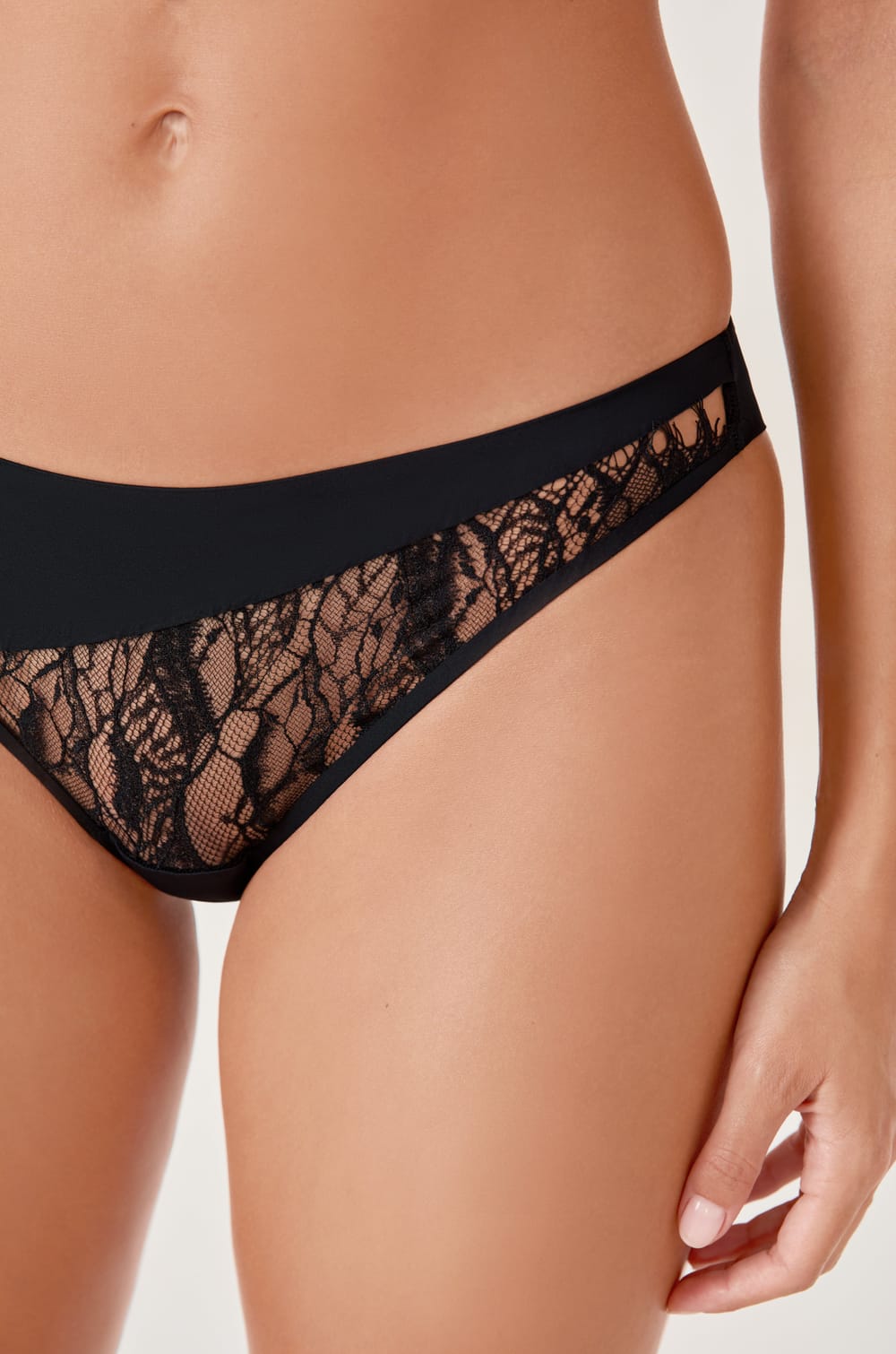 Culotte avec dentelle;${refinementColor}