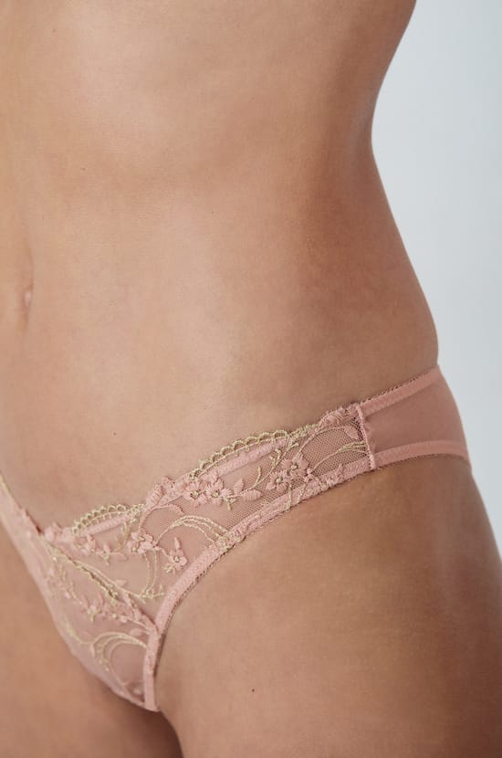 Culotte br&eacute;silien brod&eacute;e;${refinementColor}