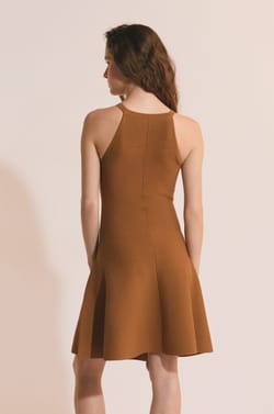 Robe courte en maille;${refinementColor}