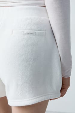 Granulated fleece shorts;${refinementColor}