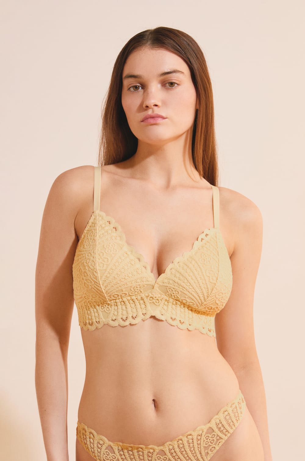 Soutien-gorge N.8 - Le triangle sans armatures en dentelle;${refinementColor}
