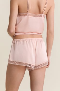 Satijnen pyjamashort met geborduurde details;${refinementColor}