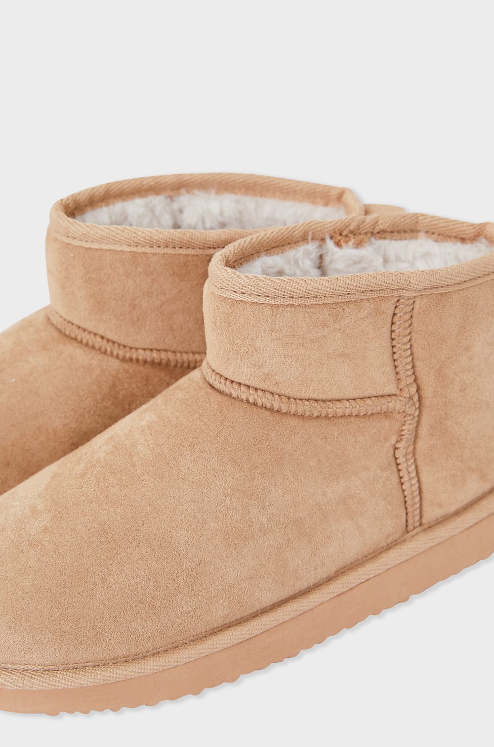 Chaussons bottines fourrés;${refinementColor}