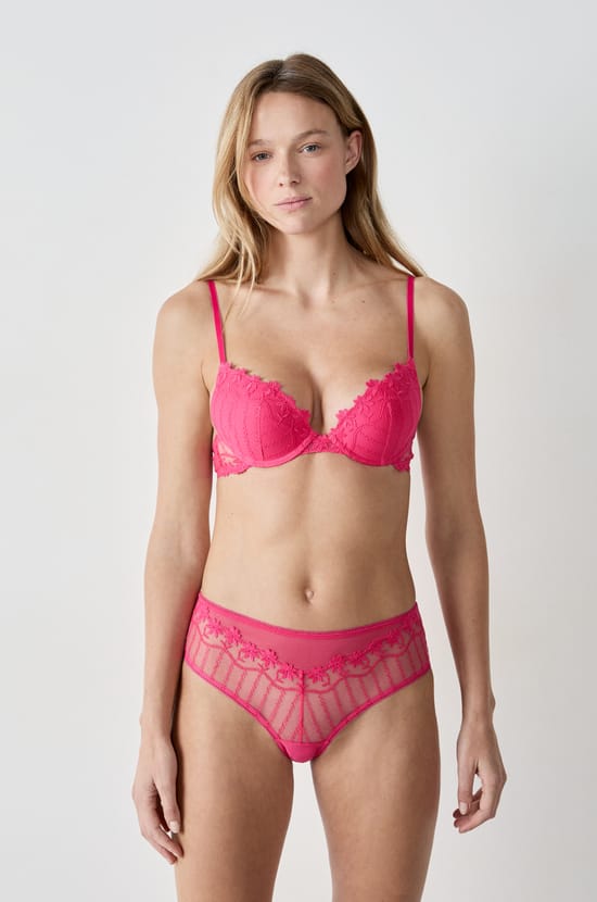 Hipster en tulle brodé;${refinementColor}
