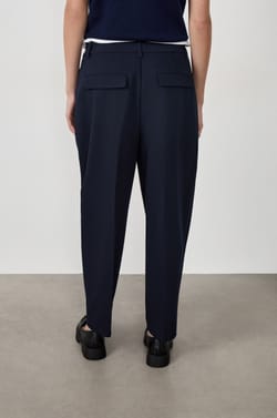 Pantalon coupe carotte;${refinementColor}