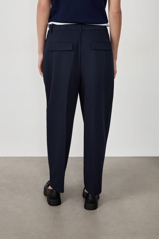 Pantalon coupe carotte;${refinementColor}