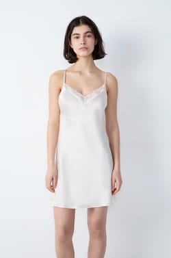 Nuisette en soie détails dentelle;${refinementColor}
