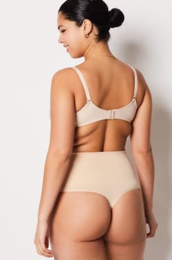 Shapewear-String mit hoher Taille – mittlerer Halt;${refinementColor}