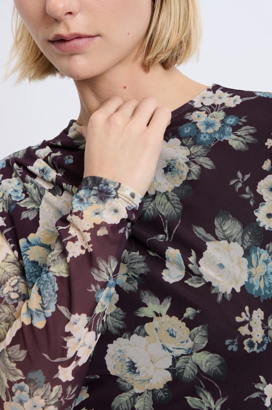 T-shirt &agrave; motif fleuris;${refinementColor}