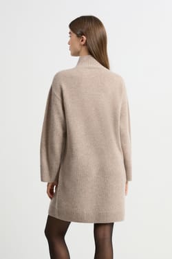 Robe courte en cachemire;${refinementColor}