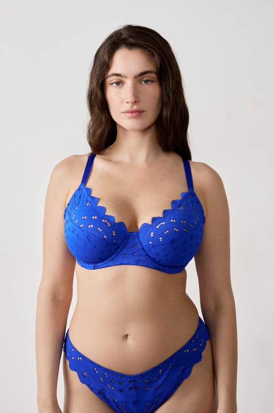 Minimizer balconette bra -1 size effect in lace;${refinementColor}