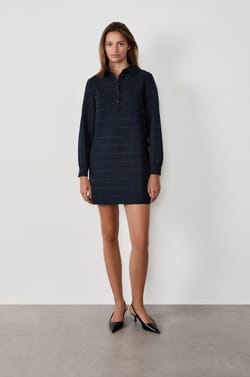 Korte jurk met lange mouwen en strepen;${refinementColor}