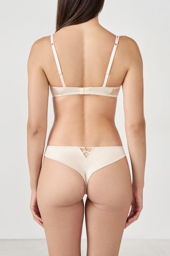 Tanga en tul con bordado;${refinementColor}