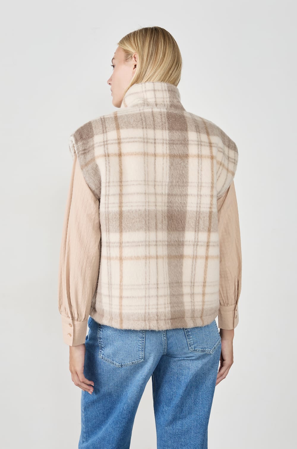 Reversible sleeveless checkered jacket;${refinementColor}