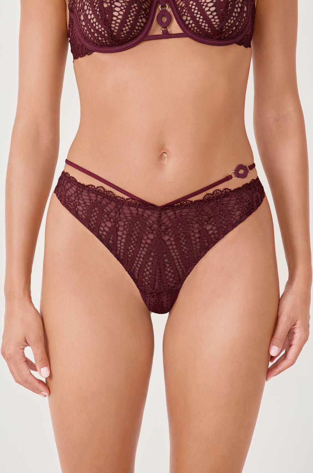 Tanga aus Spitze;${refinementColor}
