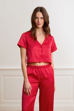 Satijnen pyjamatop met stippen;${refinementColor}