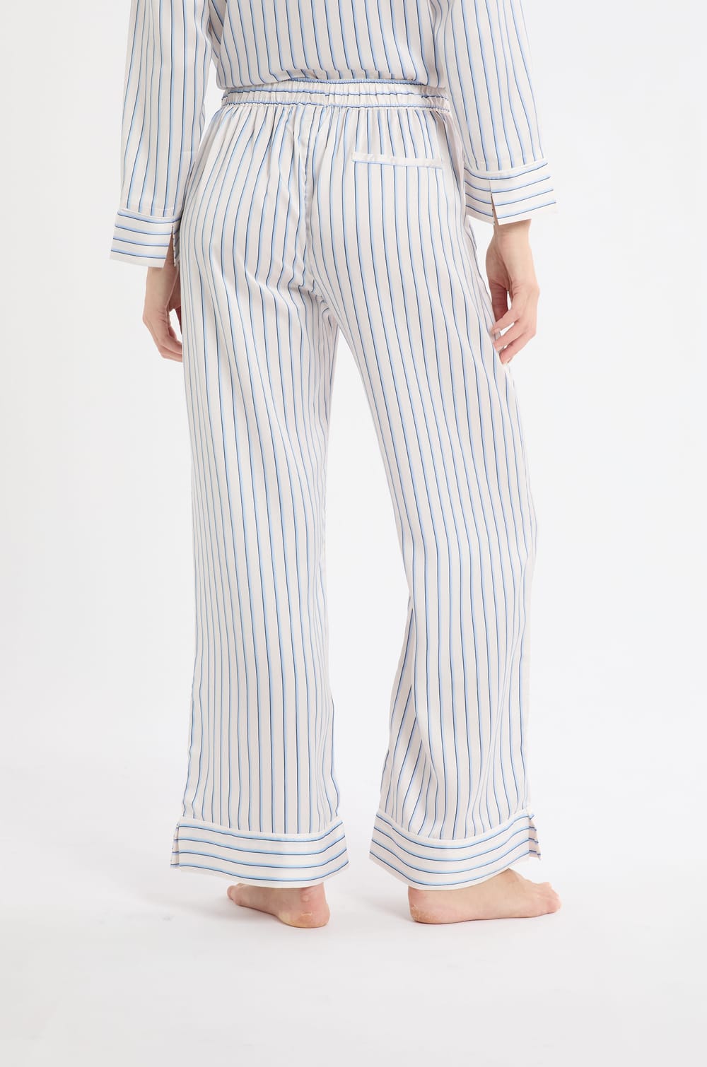 Pantalon de pyjama à rayures en satin;${refinementColor}