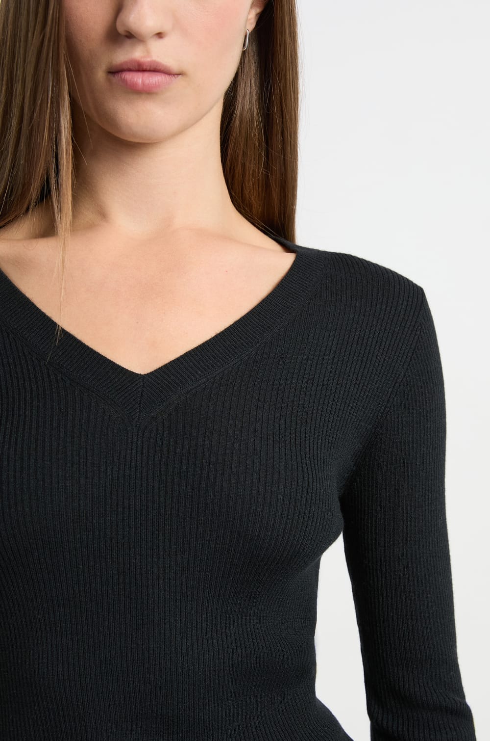 Pull col V avec laine;${refinementColor}