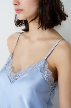 Short satin nightdress with lace details;${refinementColor}