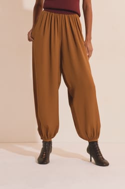 Pantalon satin&eacute;;${refinementColor}