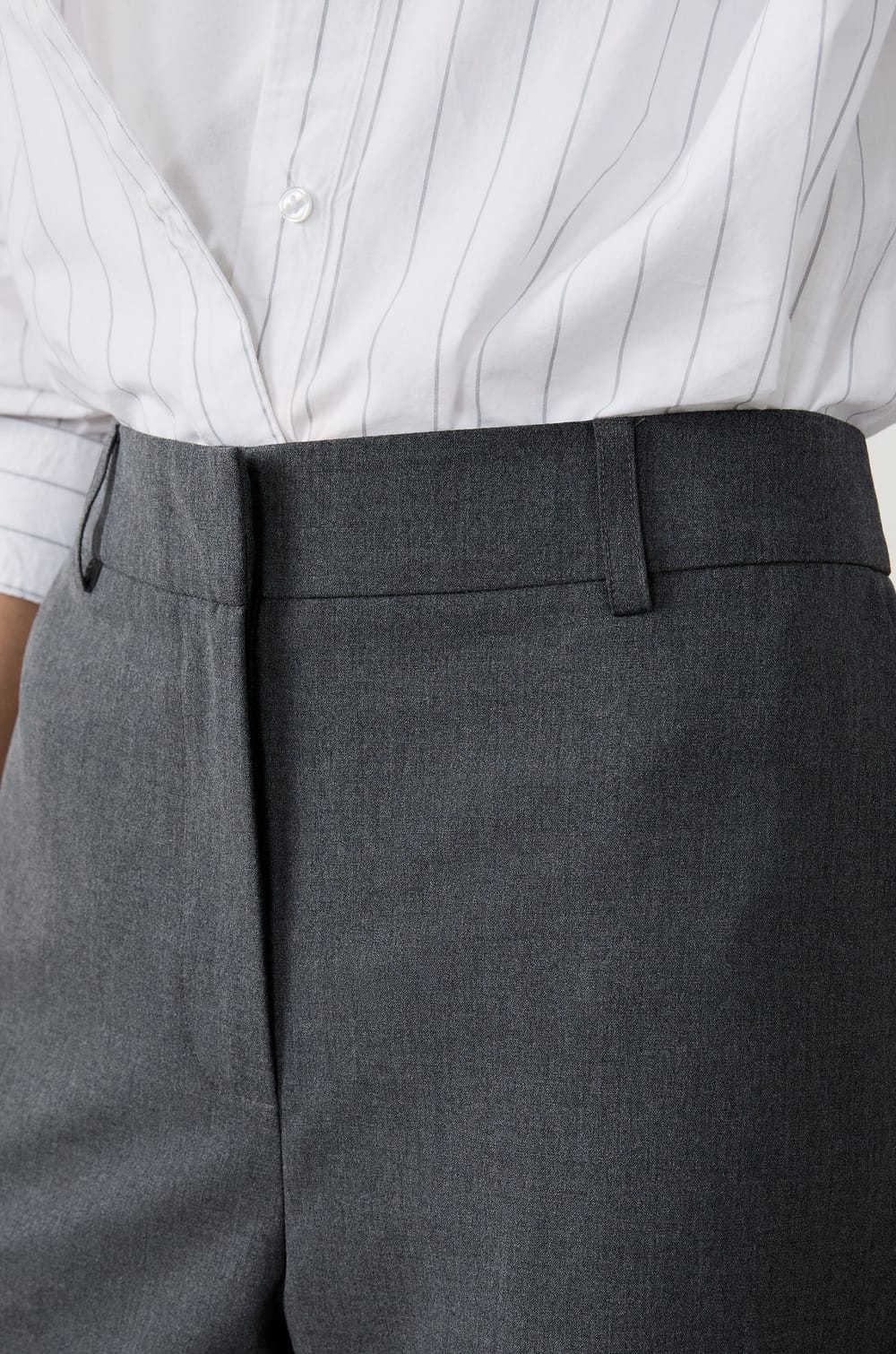 Straight-Leg Pants;${refinementColor}