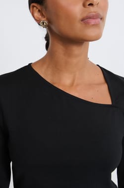 Camiseta de manga larga con cuello asim&eacute;trico de algod&oacute;n;${refinementColor}