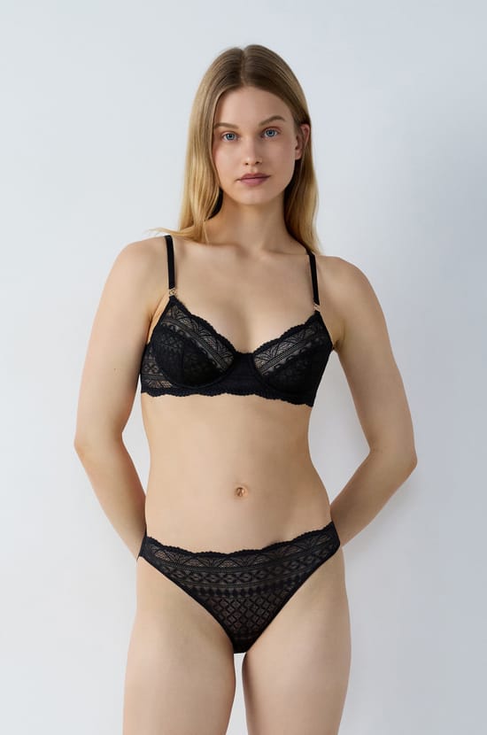 Lace Brief;${refinementColor}