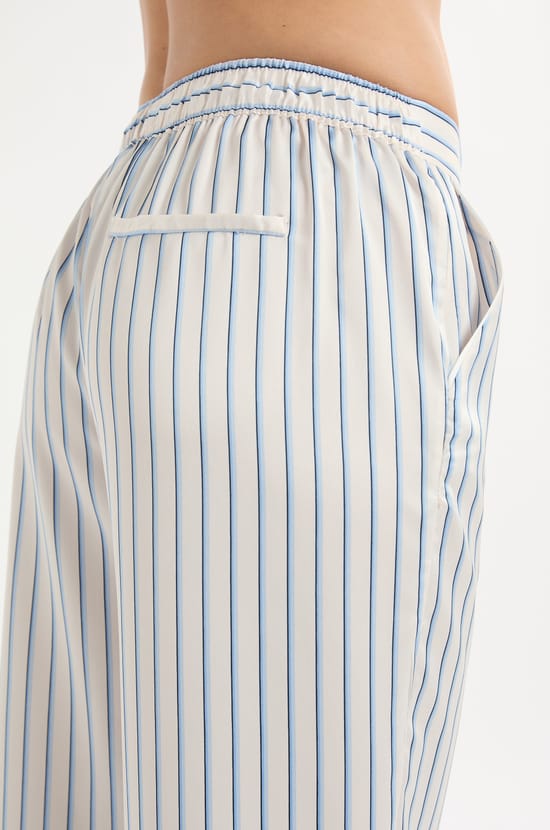 Pantalon de pyjama à rayures en satin;${refinementColor}
