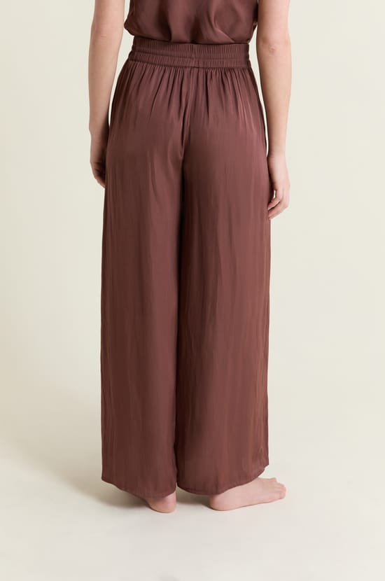 Pantalon satin&eacute; coupe large;${refinementColor}