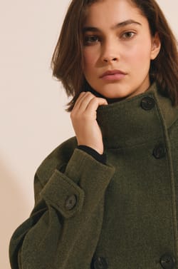 Manteau court avec laine &agrave; col montant;${refinementColor}