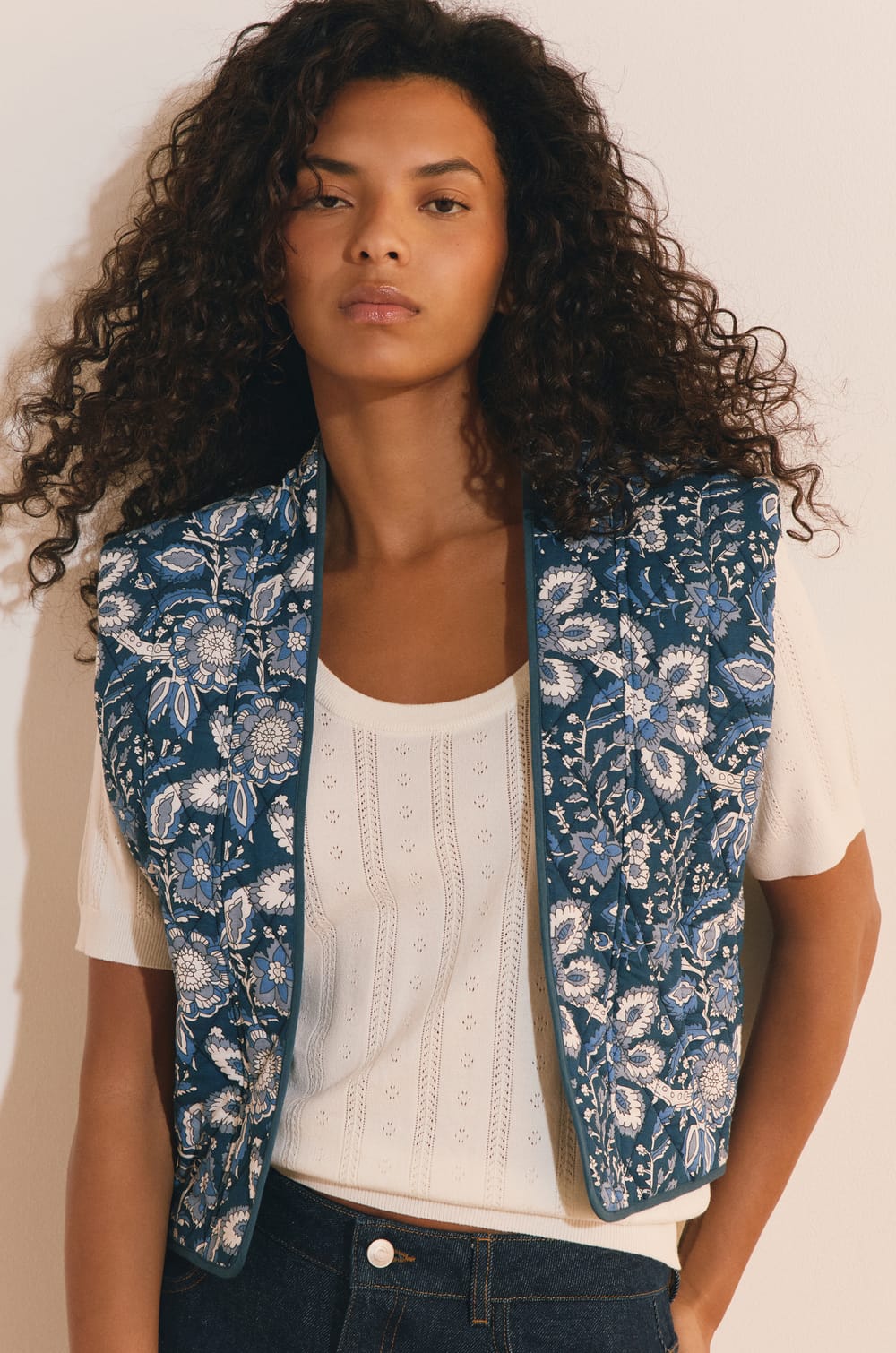 Gilet sans manches en coton &agrave; motif floral;${refinementColor}