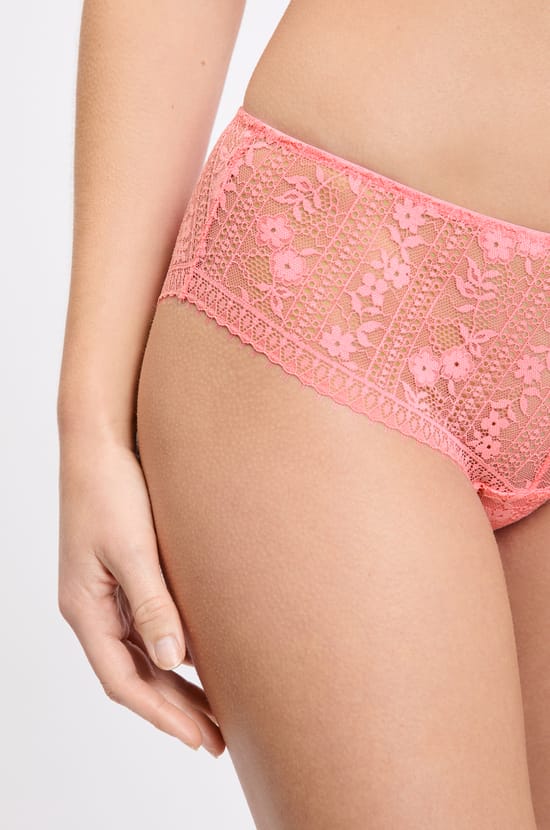 Shorty en dentelle;${refinementColor}