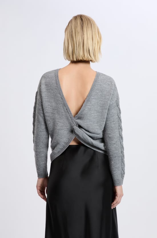 Pull torsadé dos nu;${refinementColor}