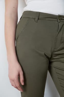 Carrot-Cut Trousers;${refinementColor}