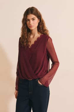 Blouse col V avec dentelle et transparence;${refinementColor}