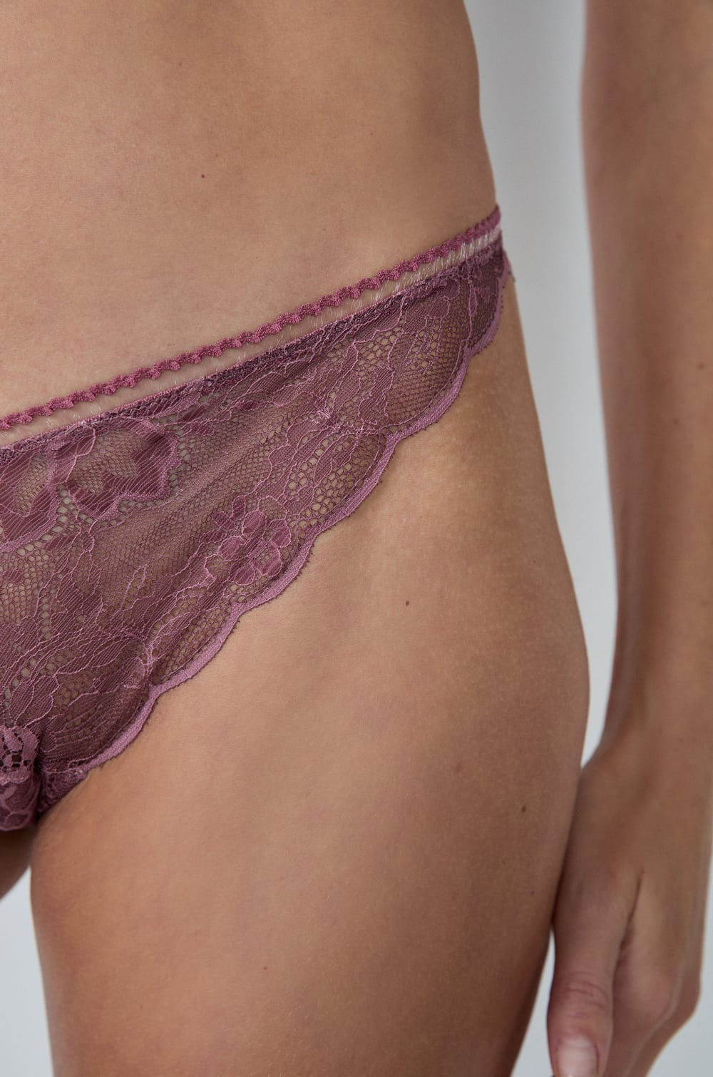 Lace Tanga;${refinementColor}