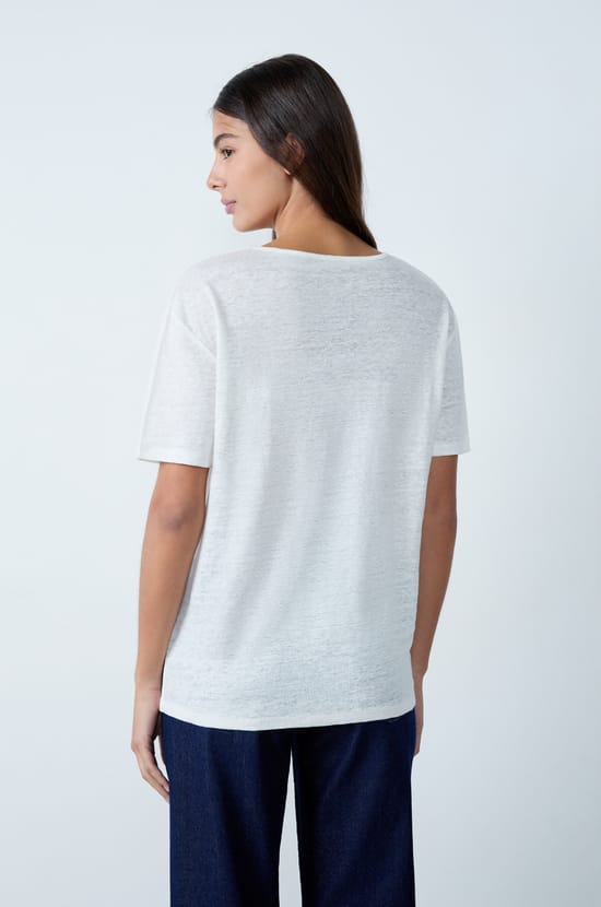 V-neck linen T-shirt;${refinementColor}