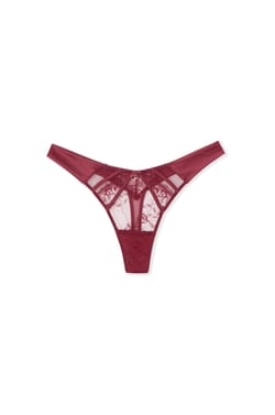 String en dentelle et satin;${refinementColor}