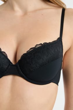 Podprsenka No. 4 - Podprsenka s měkk&yacute;mi ko&scaron;&iacute;čky z krajky;${refinementColor}